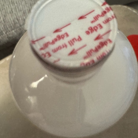 Thayers Hydrating Milky Toner - White - Picture 2 of 2